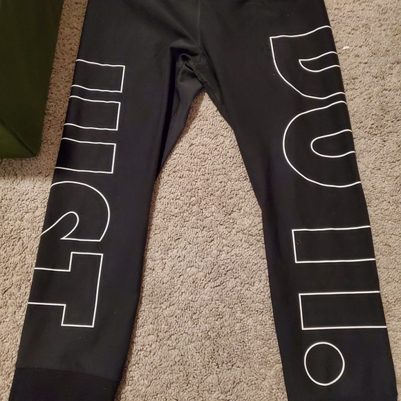 Nike Pants - Nike Just Do It Printed Cropped Leggings